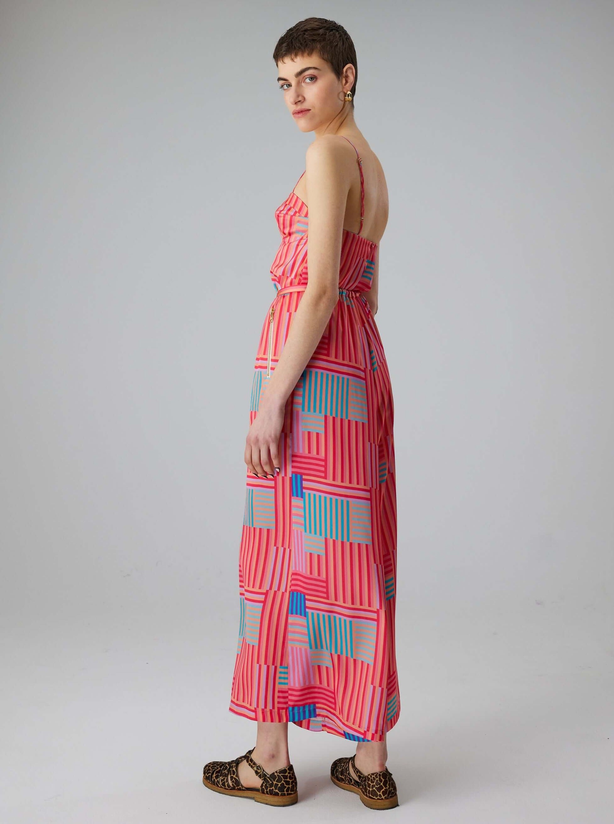 Doll pants in Strike print