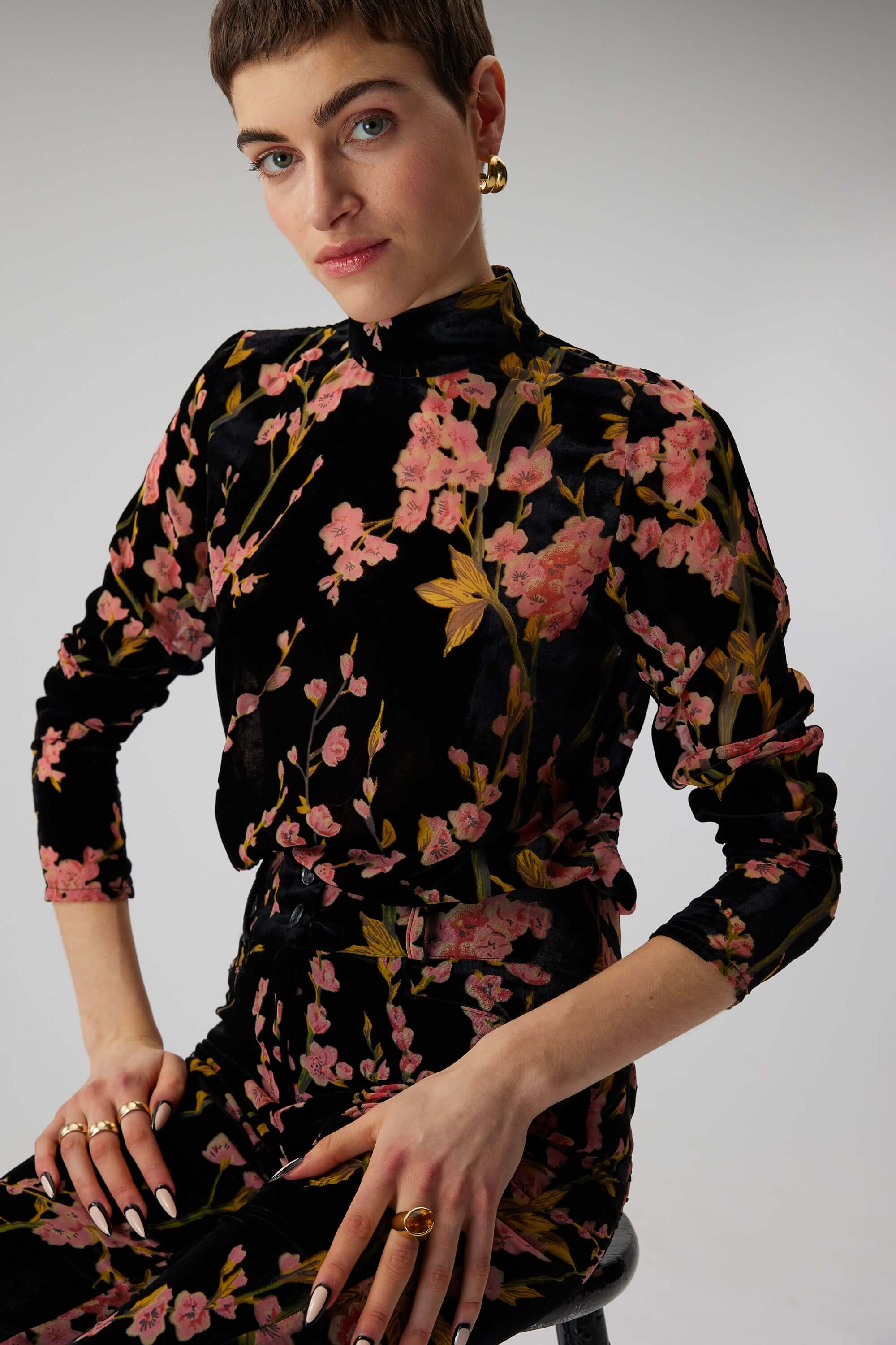 Come top in velvet Blossom