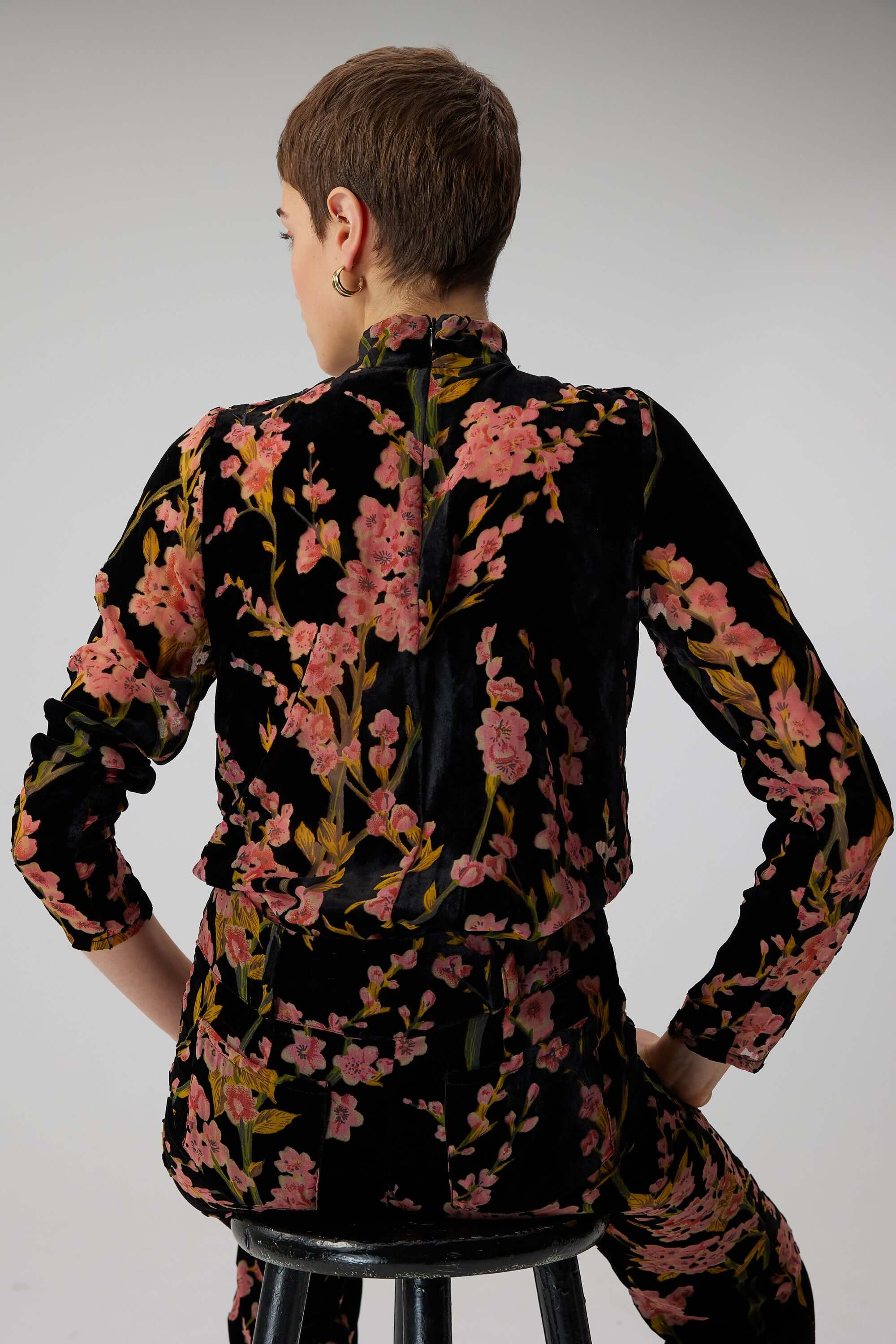 Come top in velvet Blossom