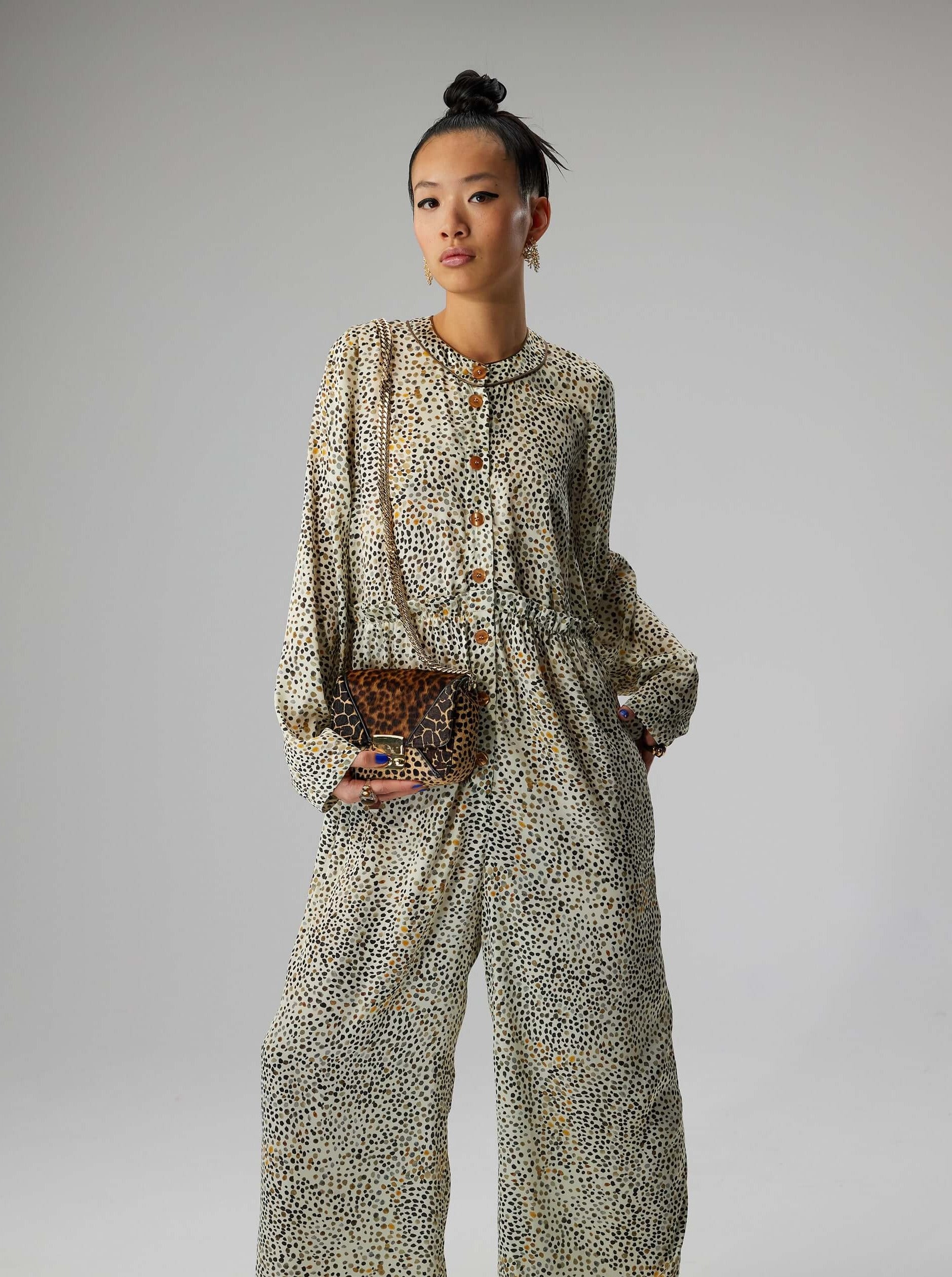 Combinaison Yoka en imprimé Panthère blanche