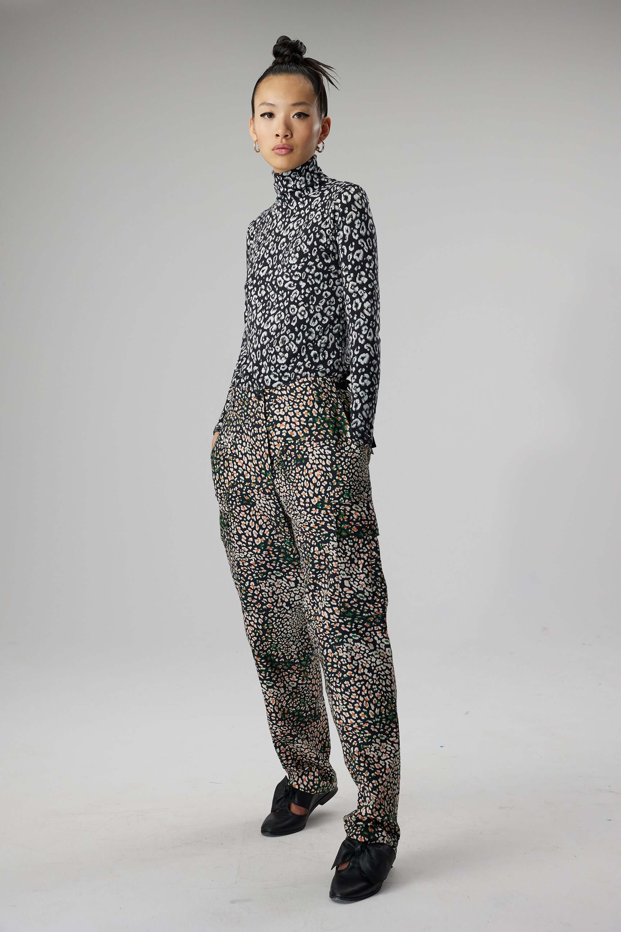 Santino pants in wild Leopard print