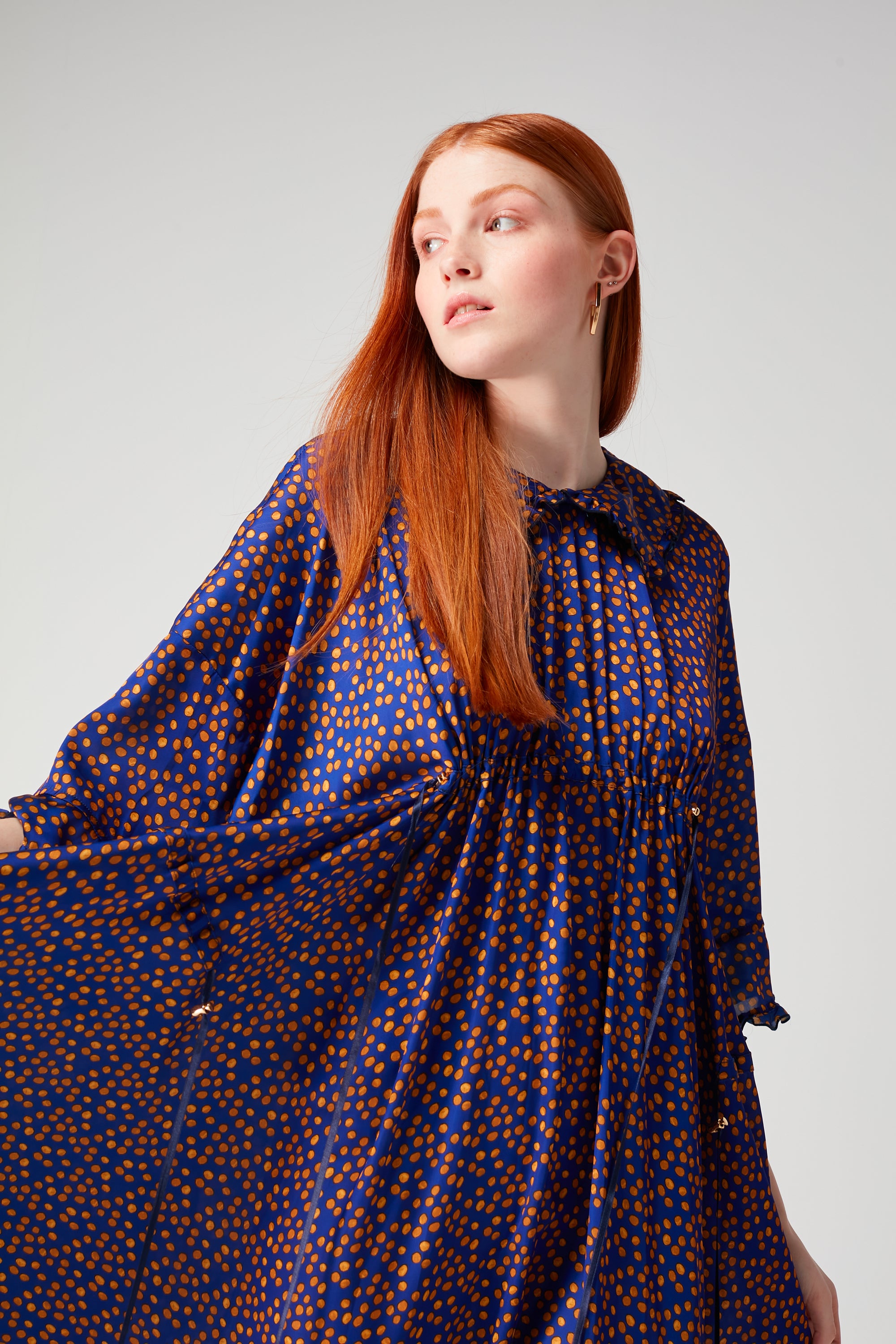 Scarlett dress in navy blue Messy Dots