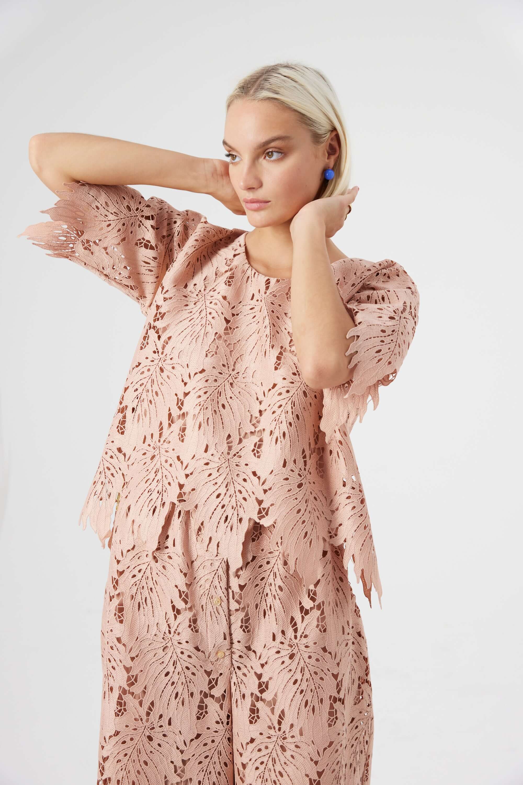 Wallace t-shirt in Dust lace | Heimstone