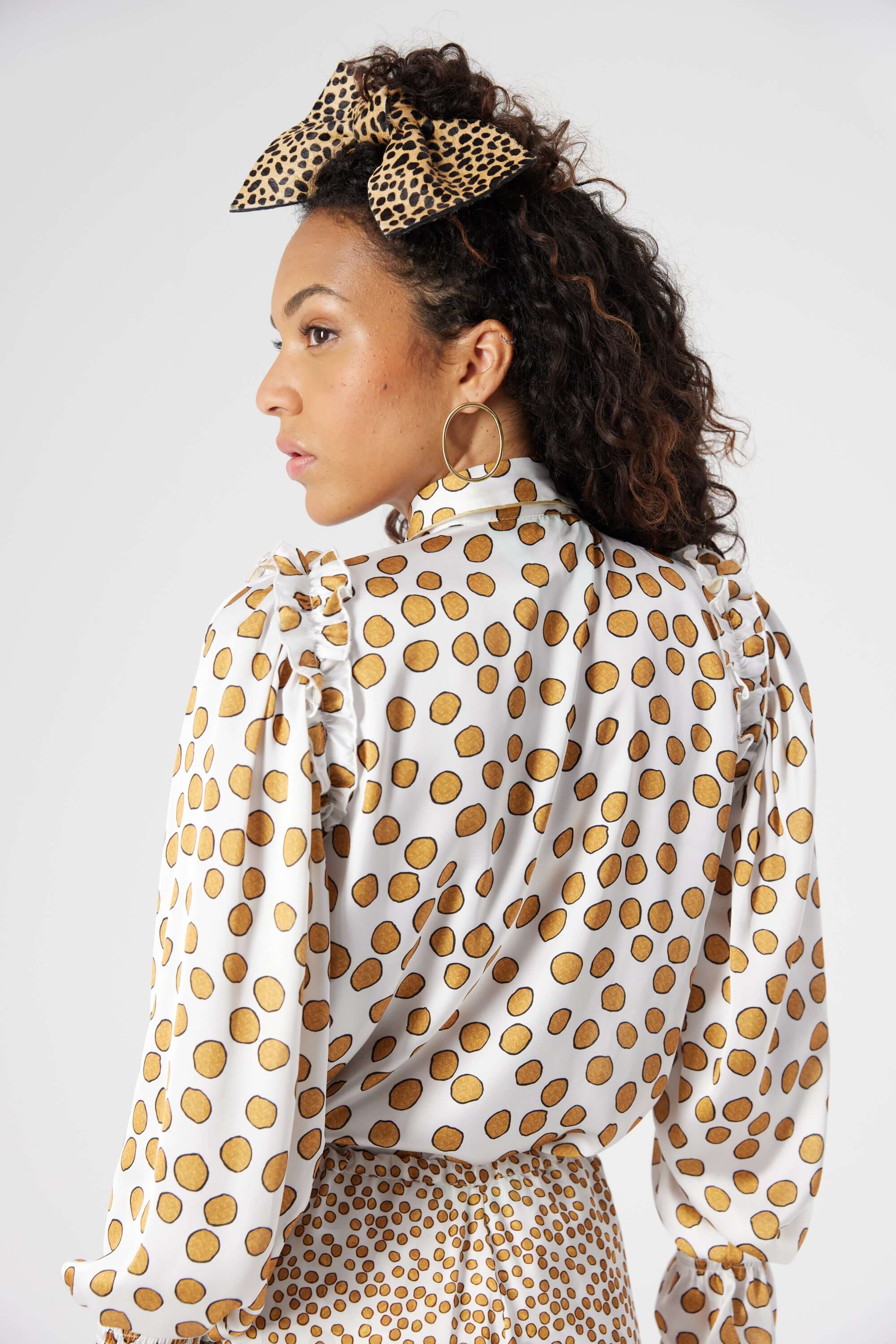 Imogen shirt in white XXL Messy Dots | Heimstone