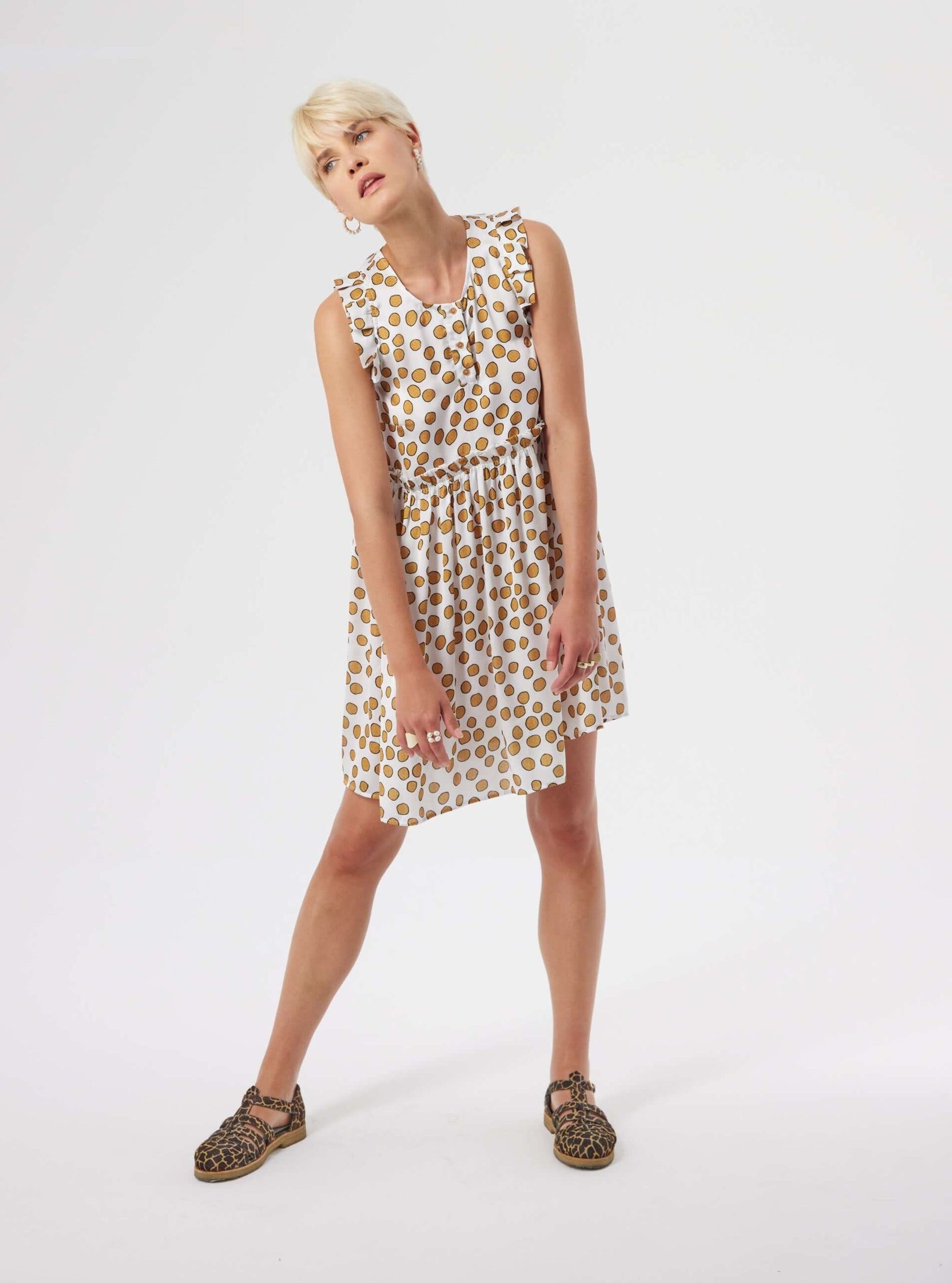 Kaya dress in white XXL Messy Dots | Heimstone