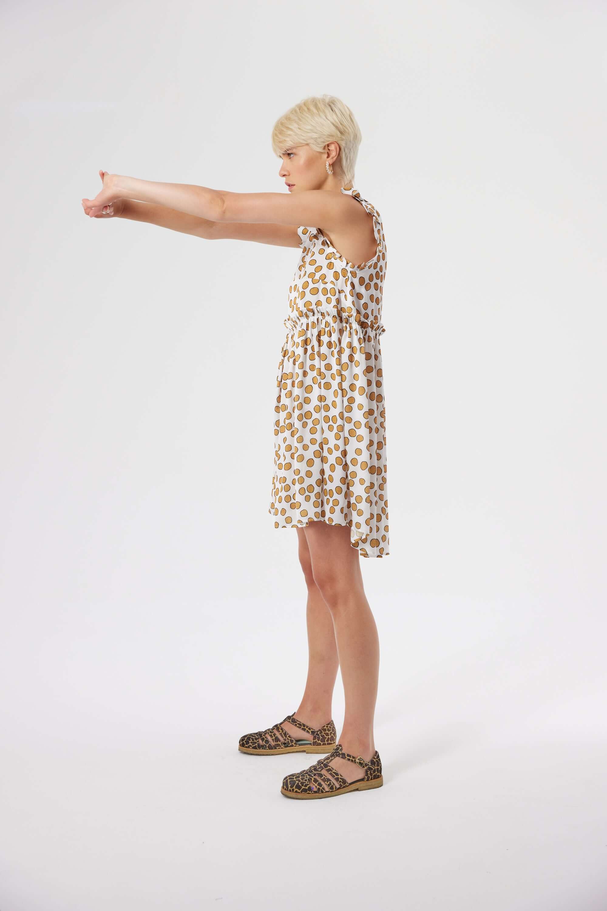 Kaya dress in white XXL Messy Dots | Heimstone