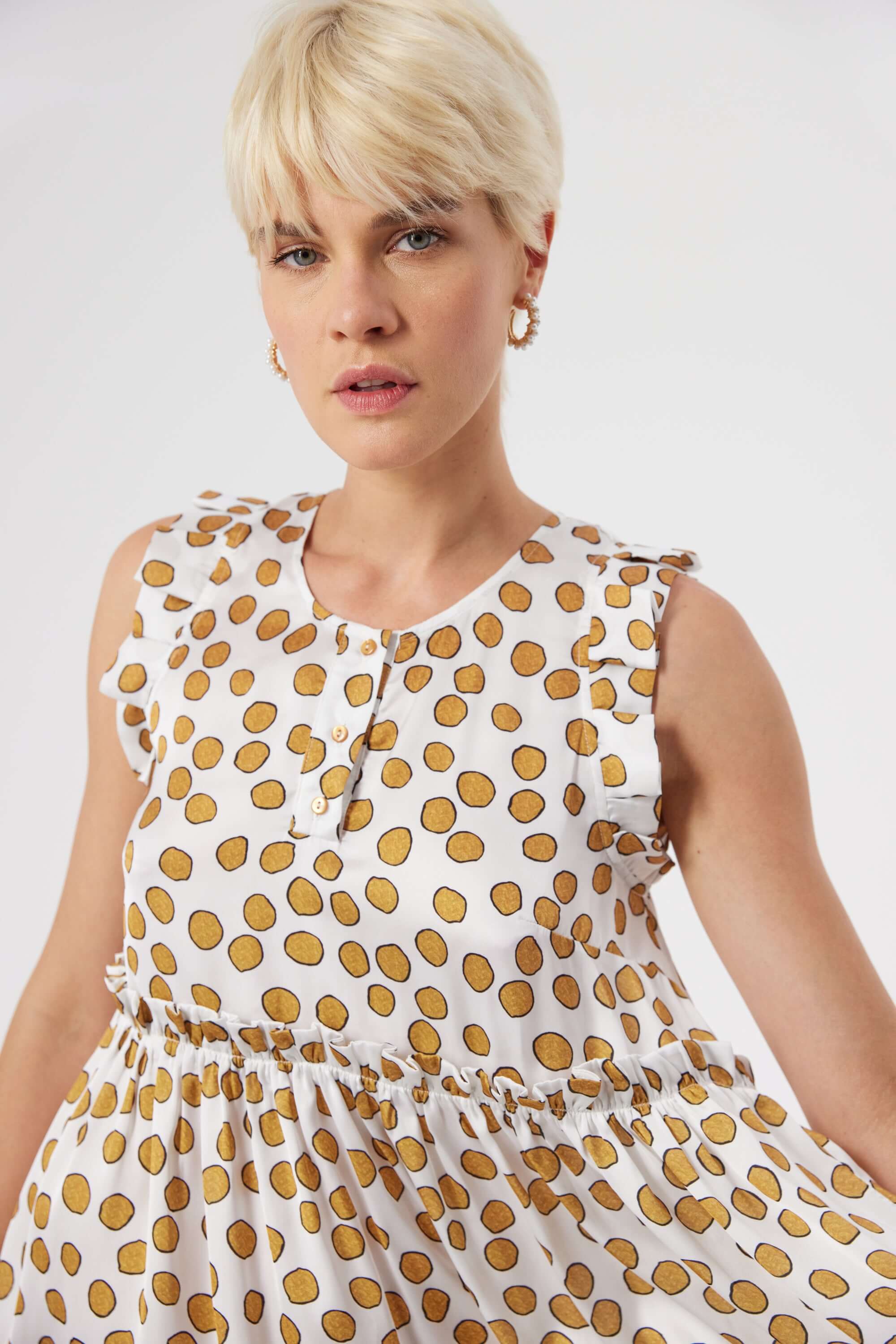 Kaya dress in white XXL Messy Dots | Heimstone