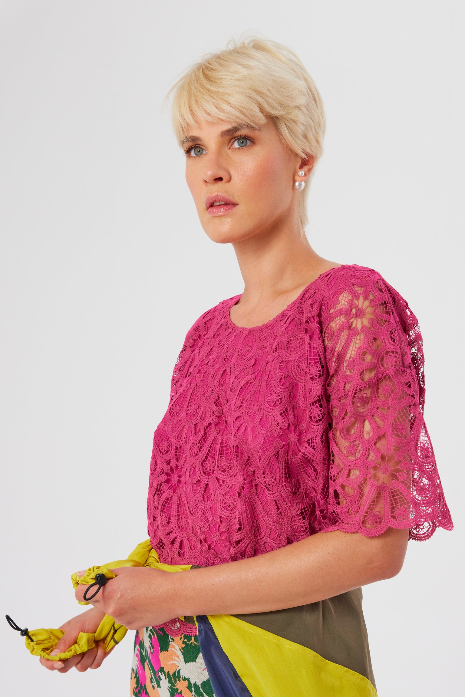 Wallace t-shirt in Salsa lace