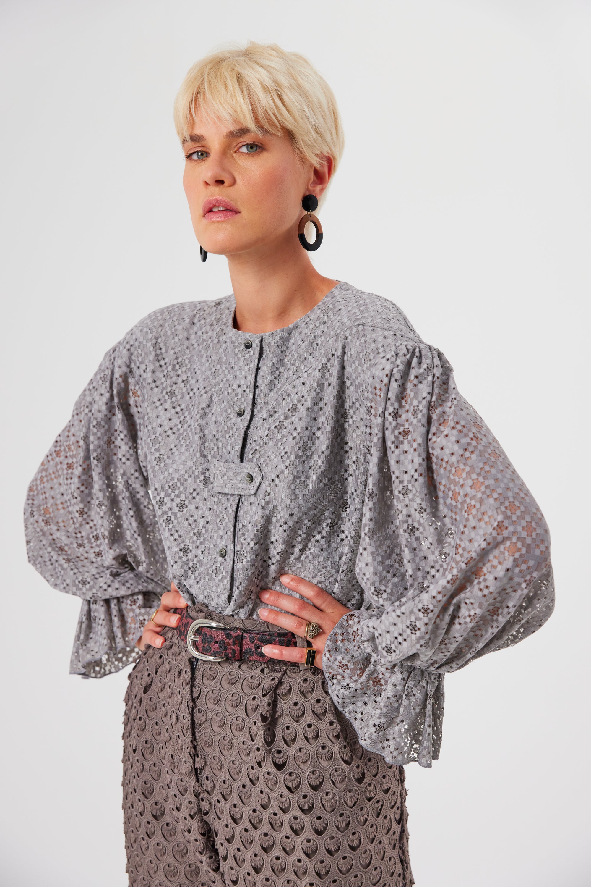 Chemise Trigalière en dentelle Zinc