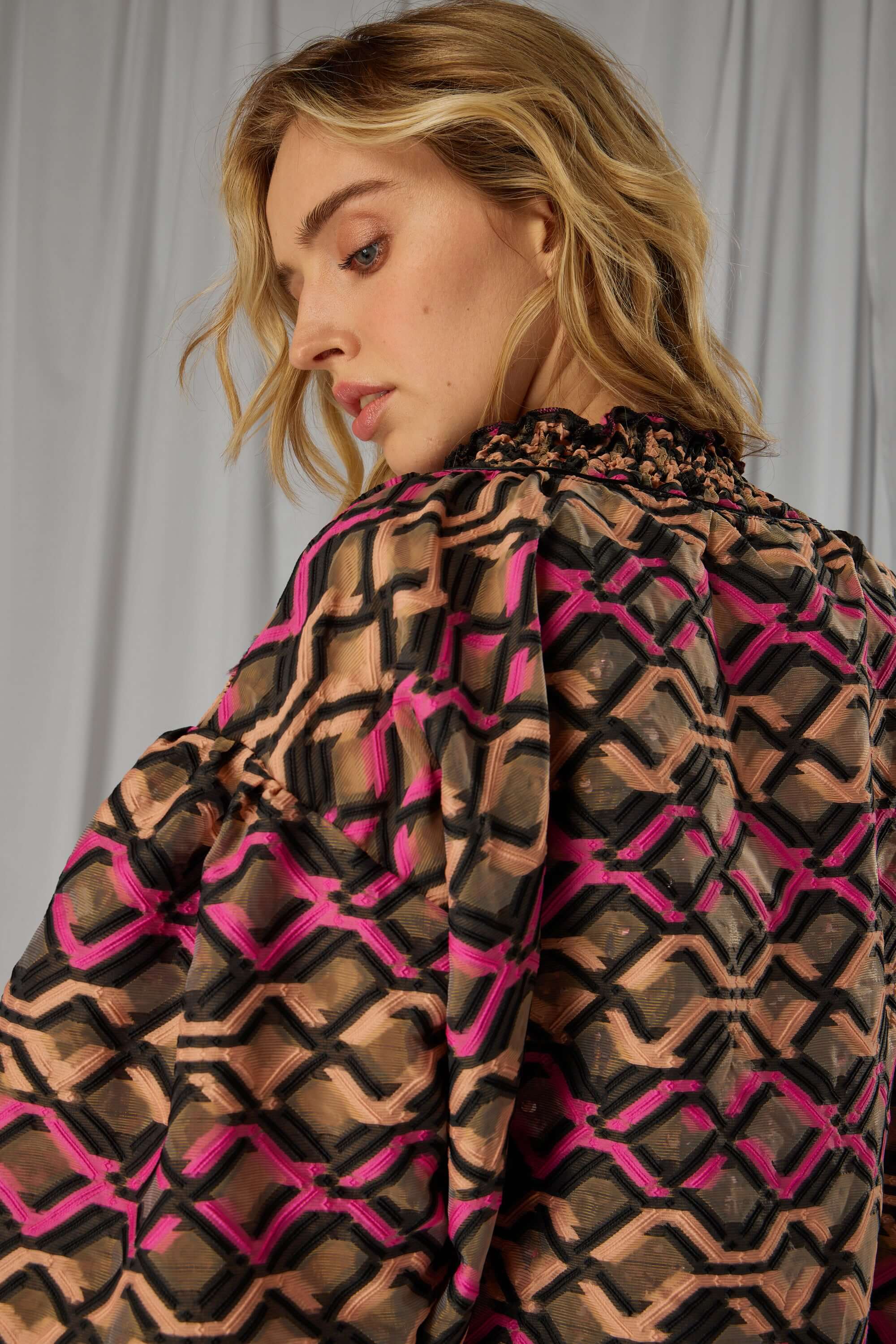 Owen shirt Organza embroidery Matrix