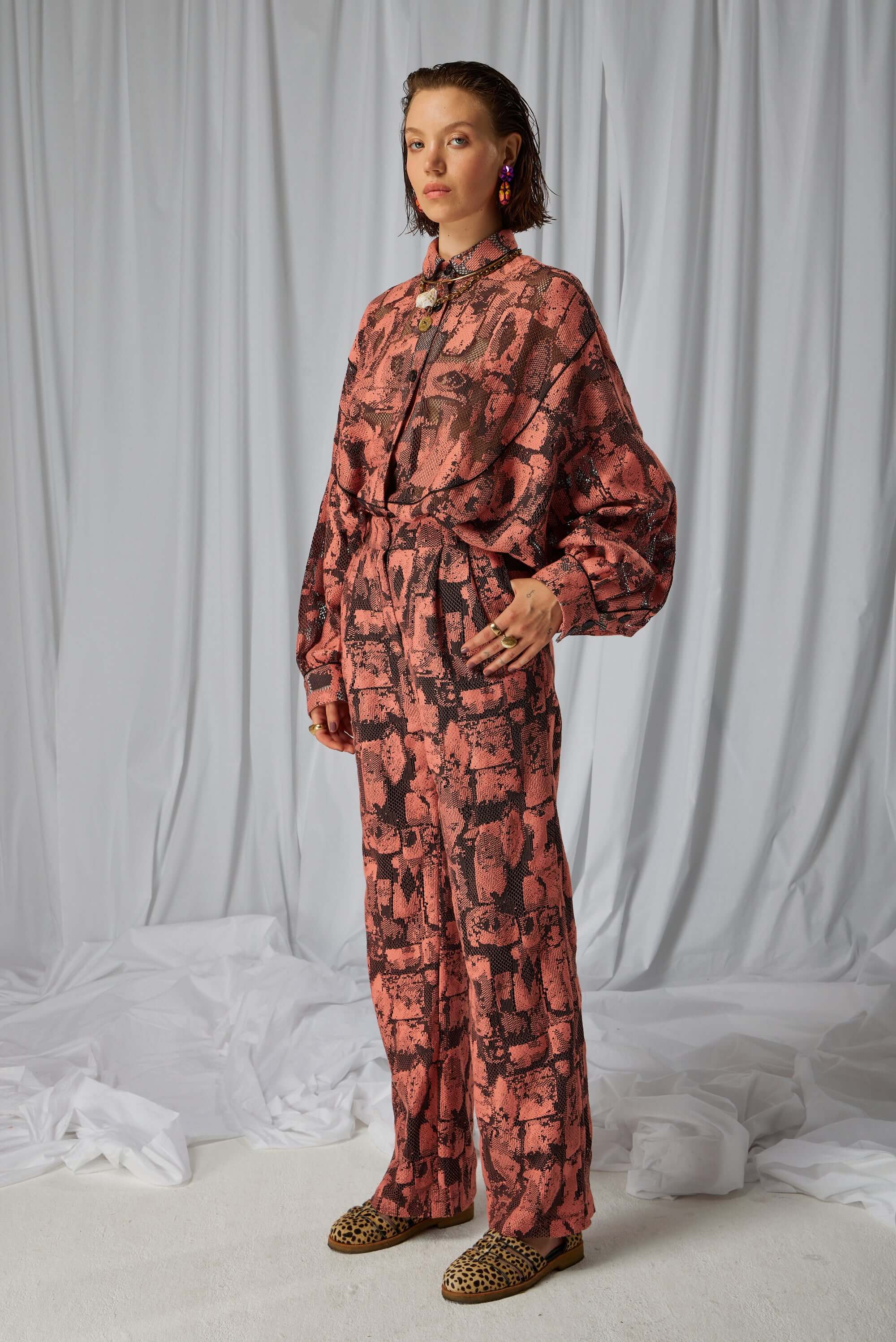 Pantalon Moor en dentelle Brutaliste