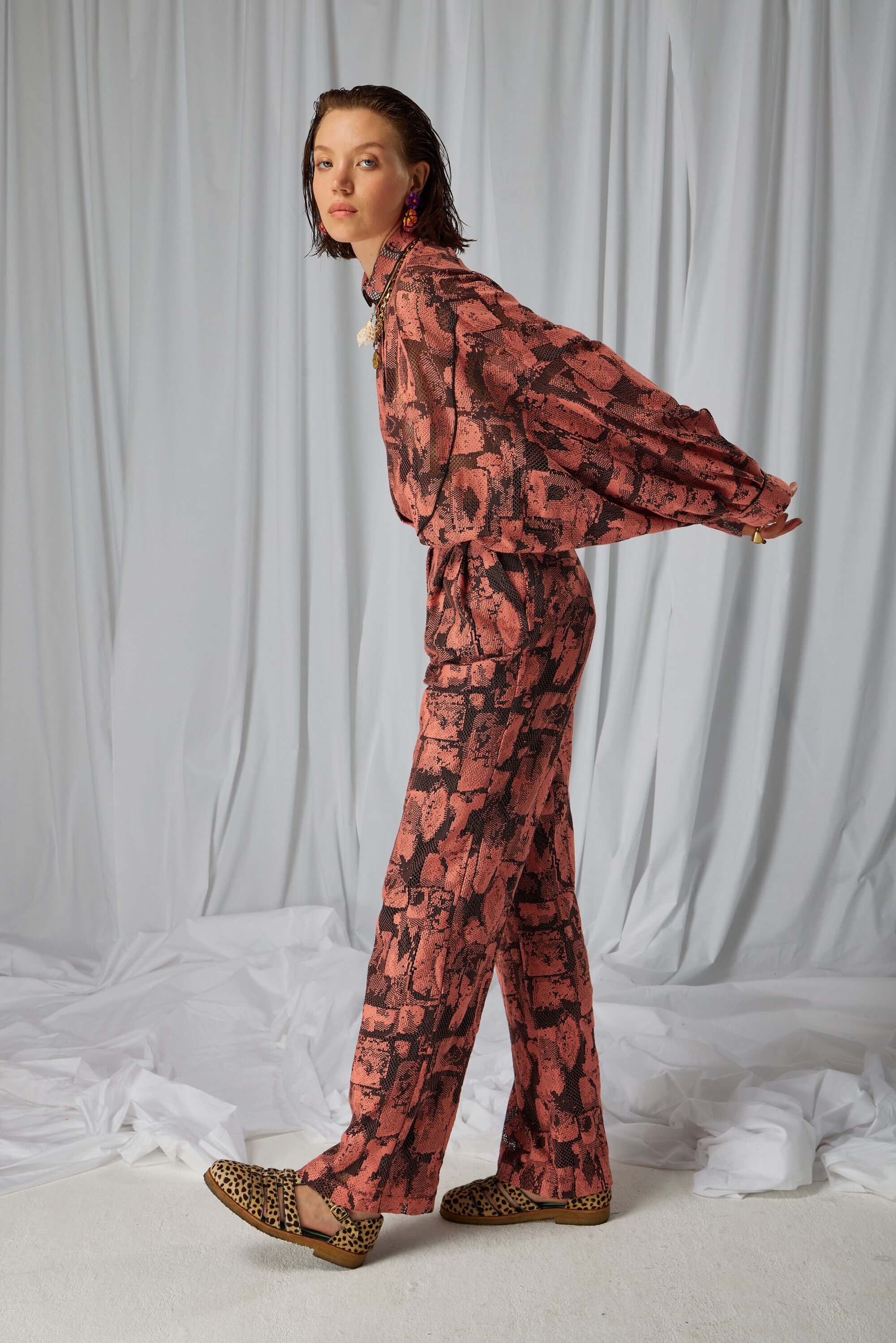 Pantalon Moor en dentelle Brutaliste