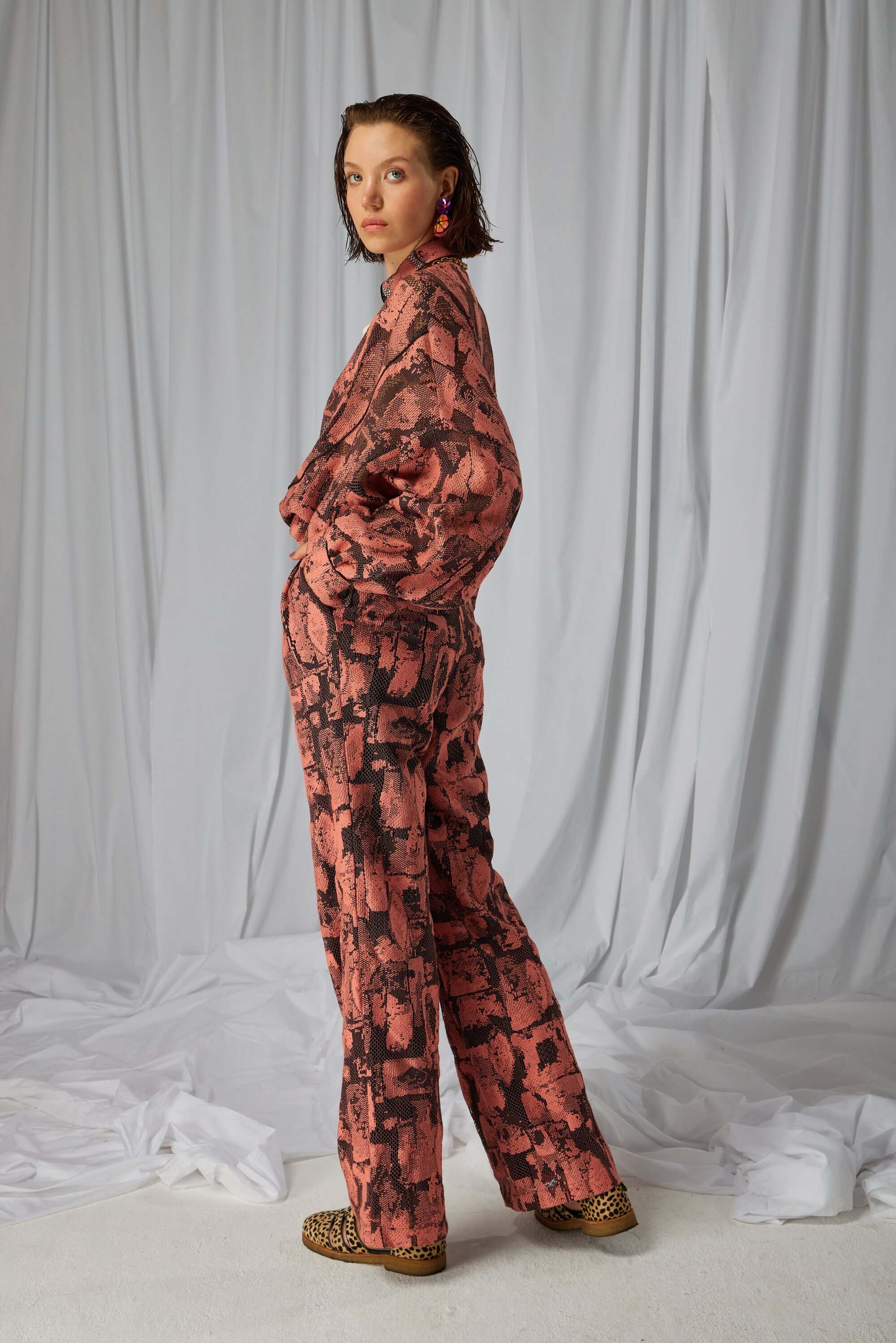 Pantalon Moor en dentelle Brutaliste