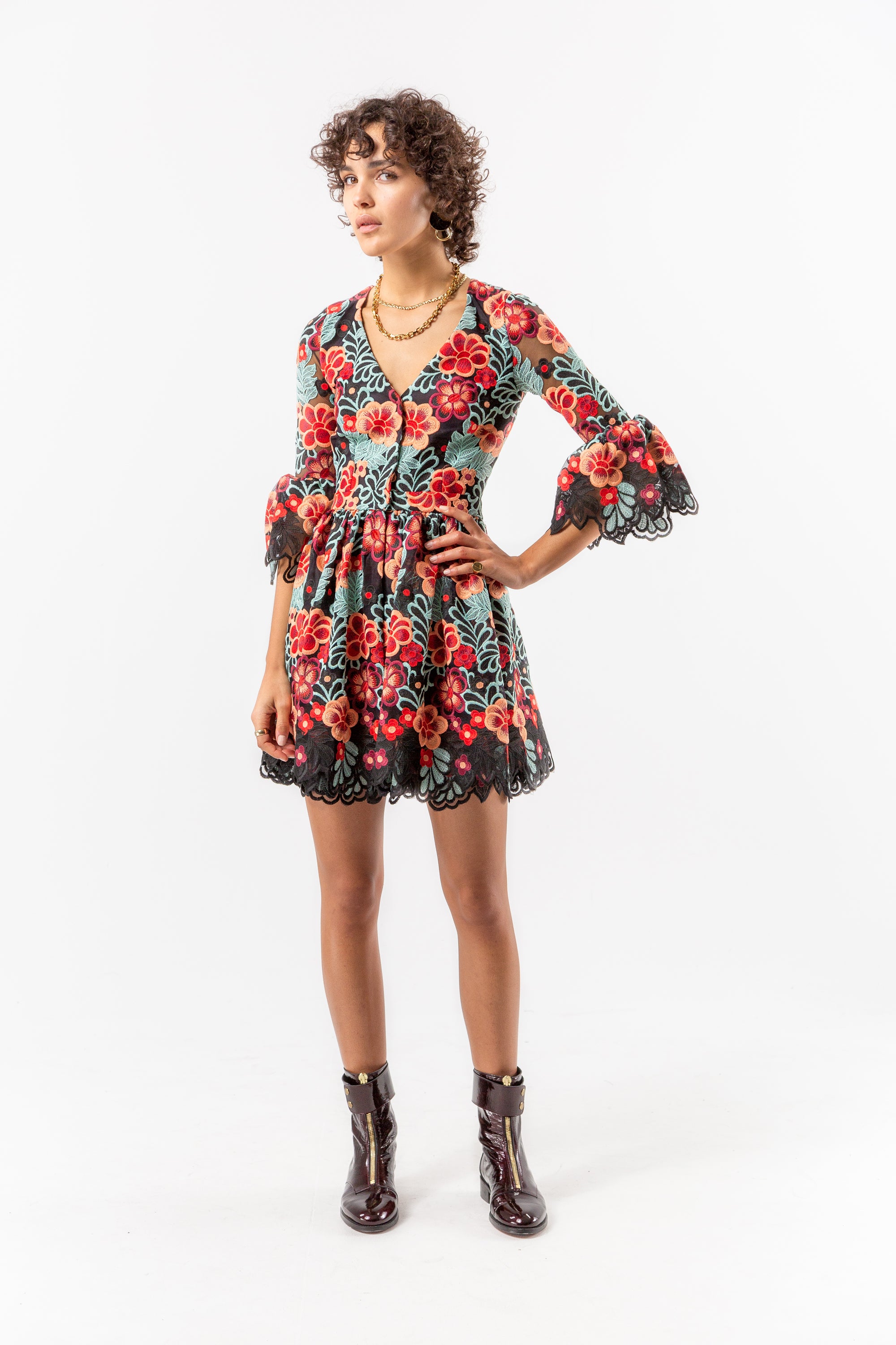 Robe Goliath en dentelle flamboyante