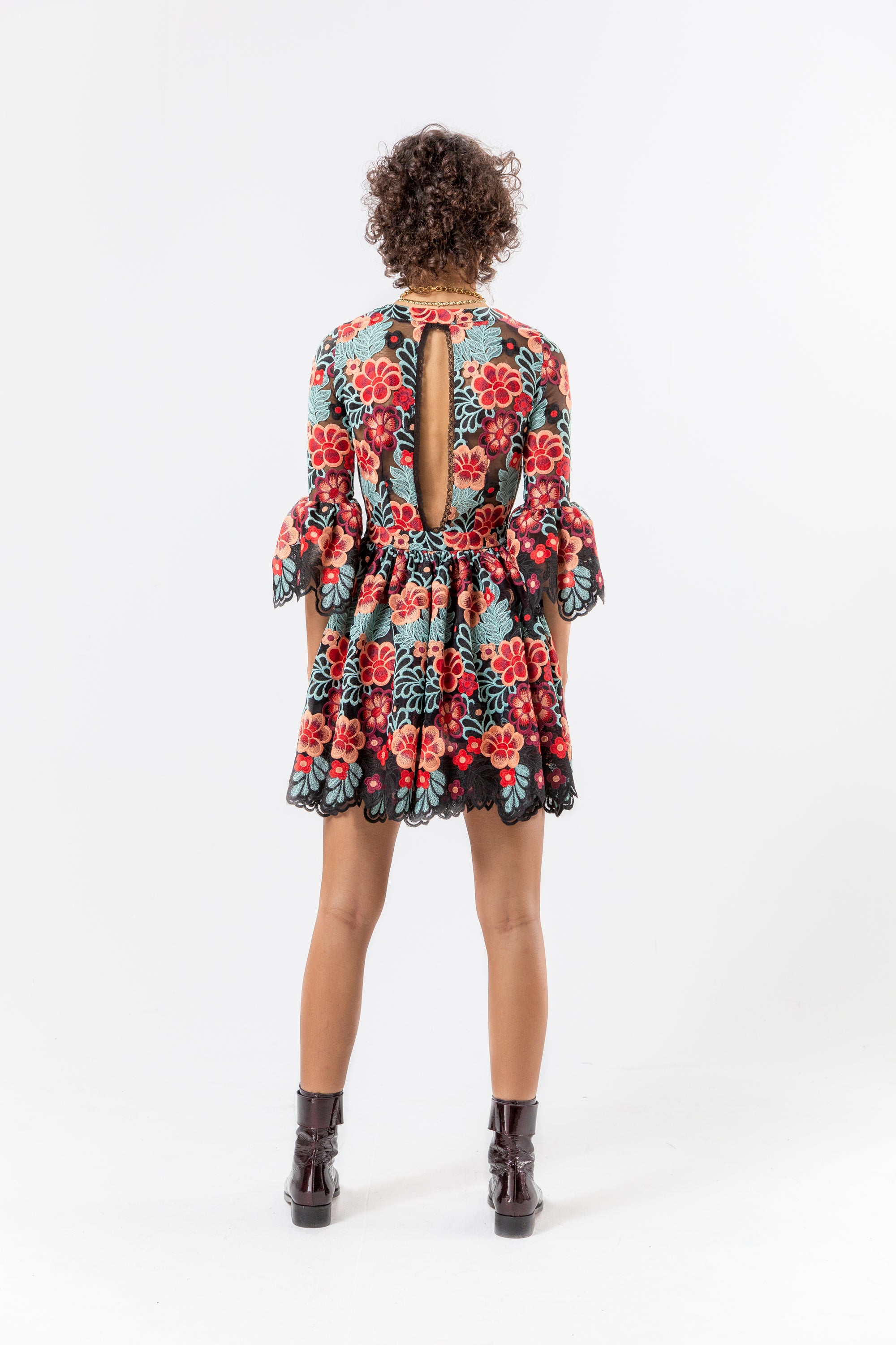 Robe Goliath en dentelle flamboyante