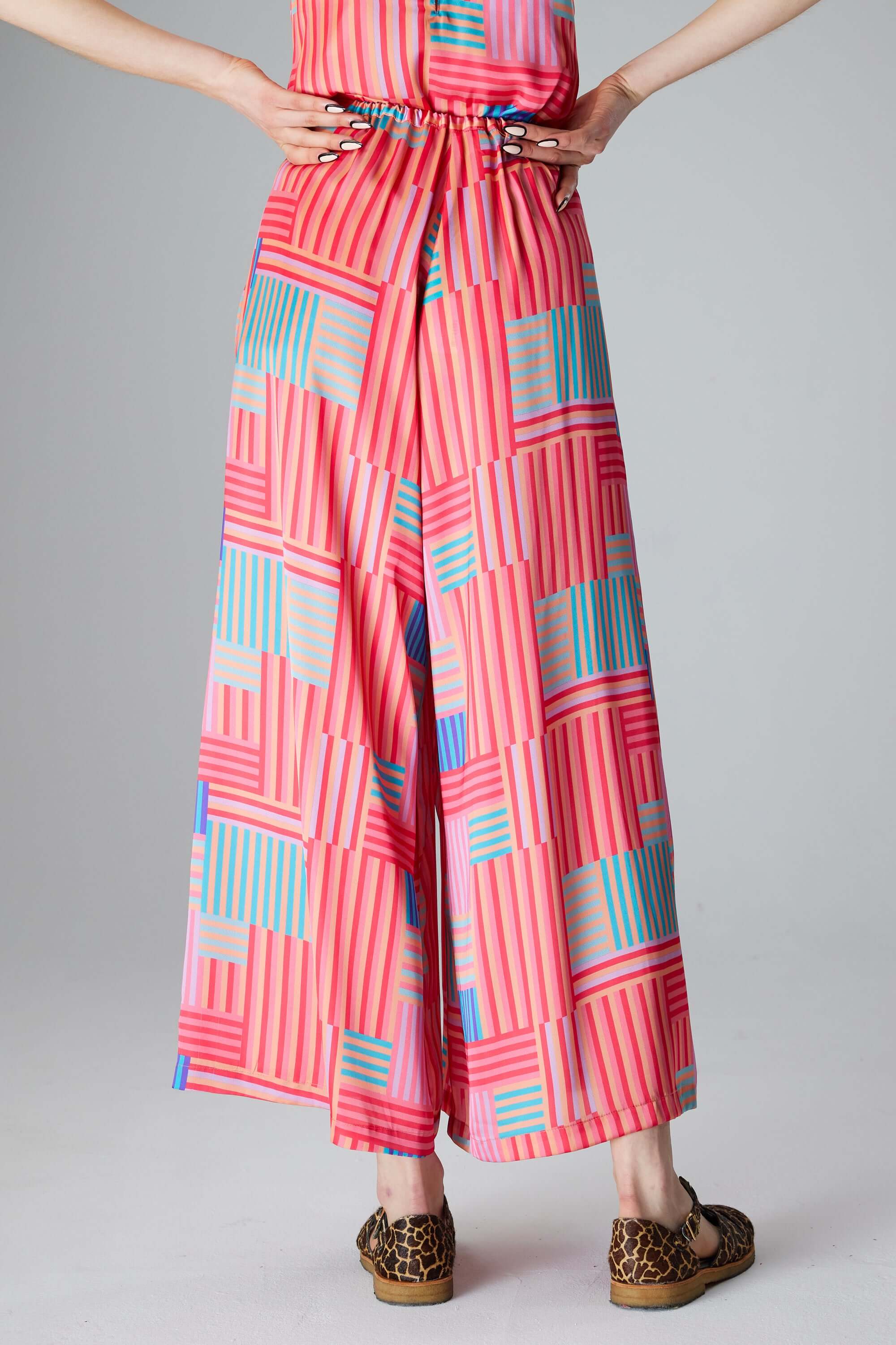 Doll pants in Strike print