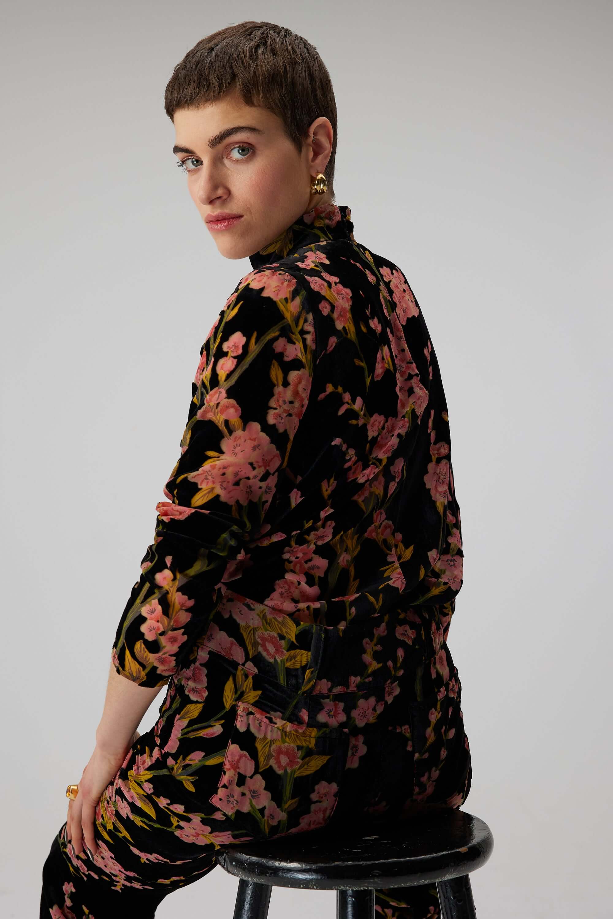 Come top in velvet Blossom