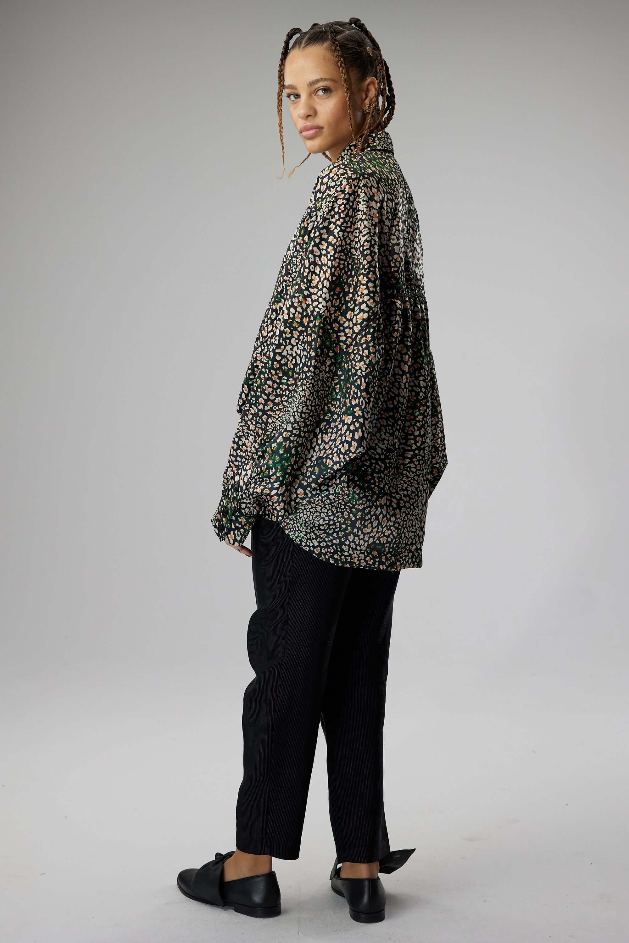 Tasman shirt in wild Leopard print