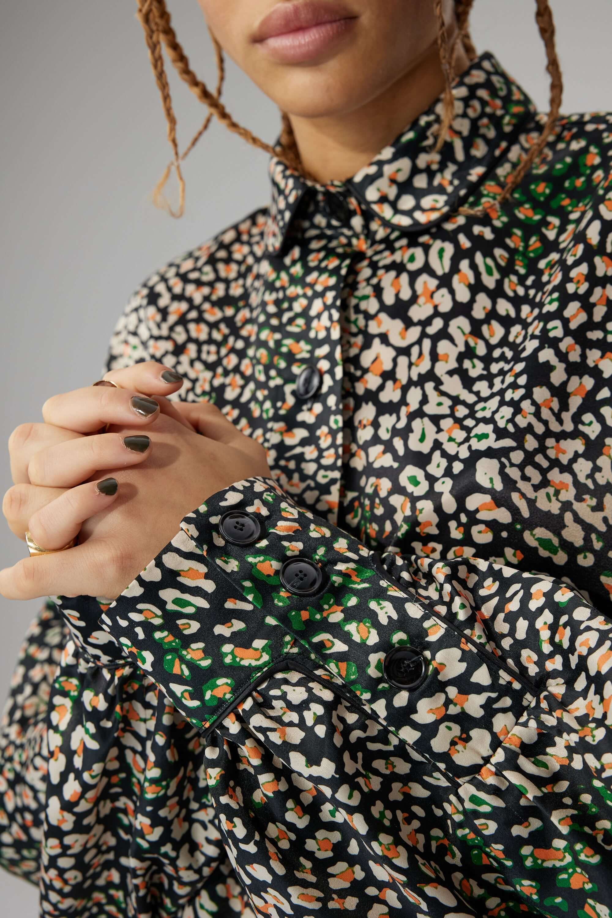 Tasman shirt in wild Leopard print