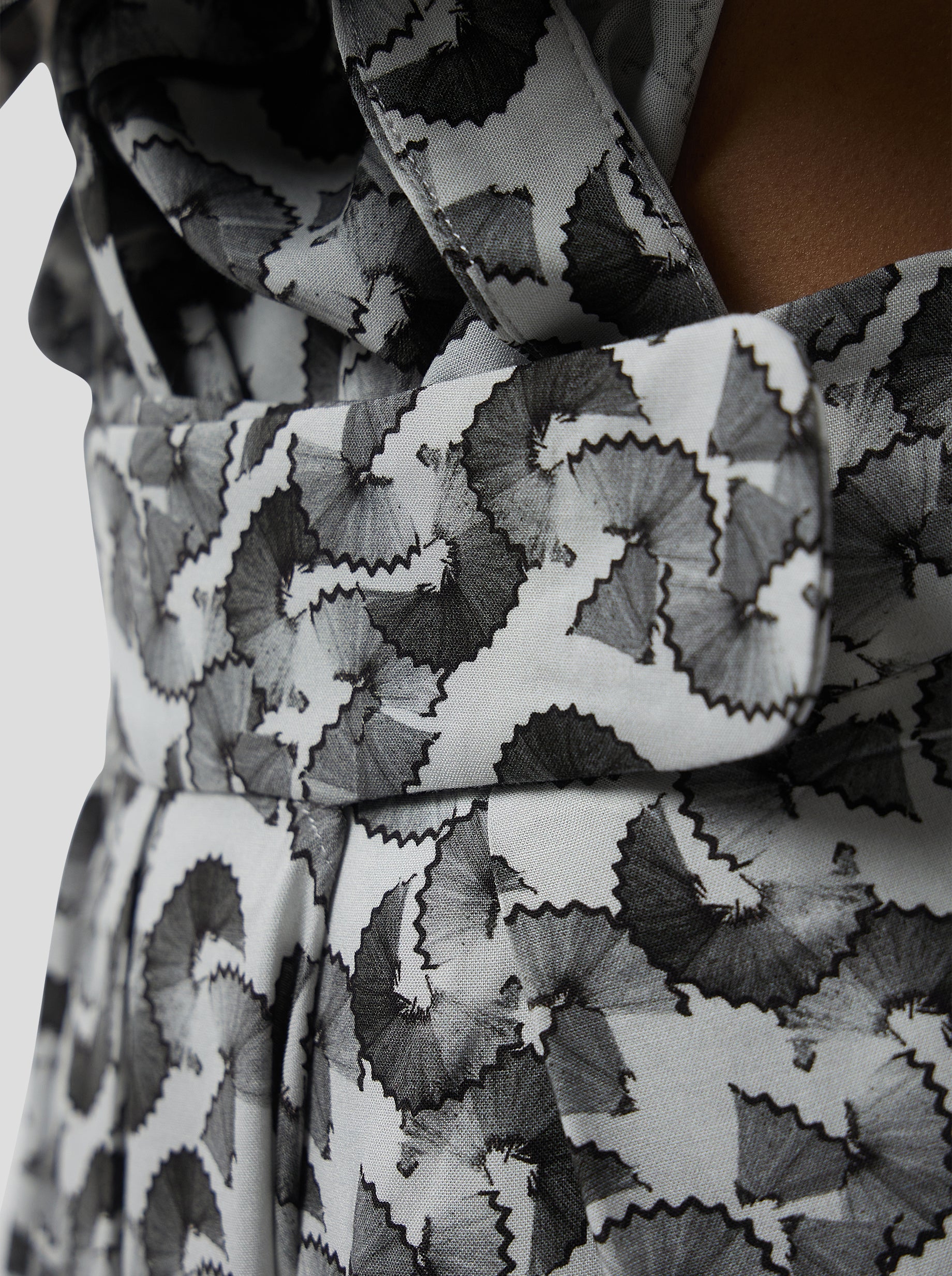 Sakis Pants in Lead shavings print