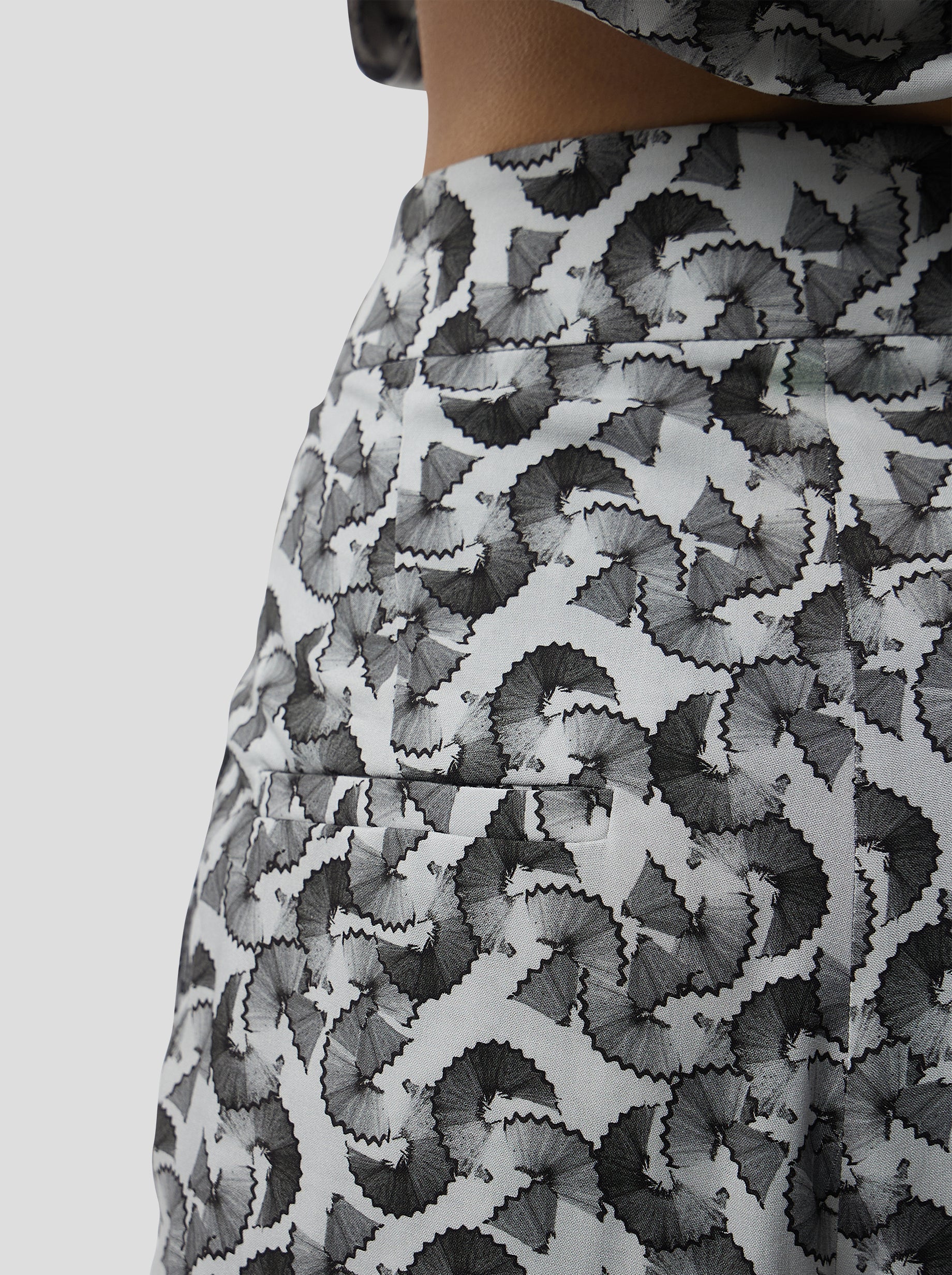 Sakis Pants in Lead shavings print