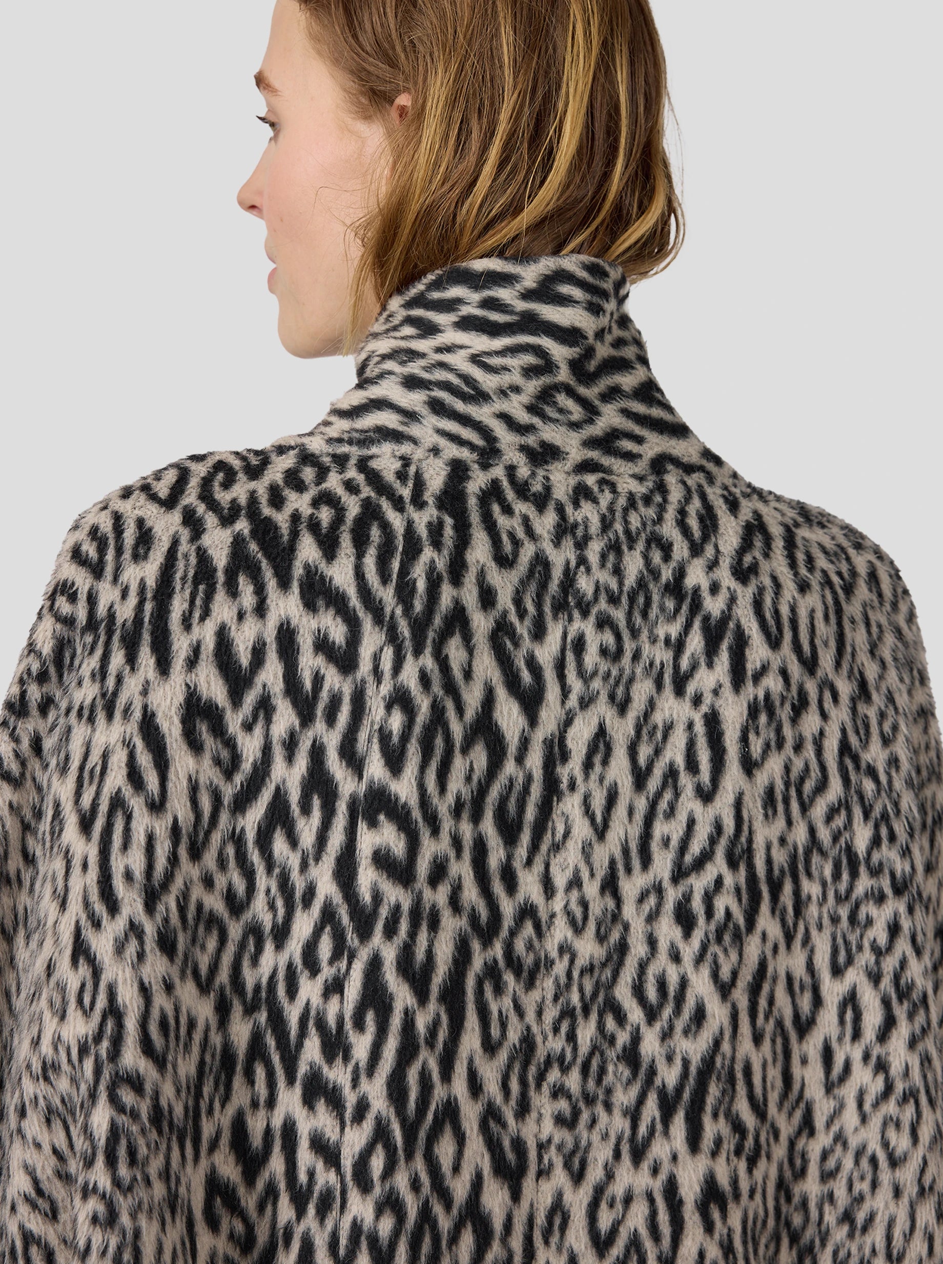Eren Coat in Black and Grey Leopard1