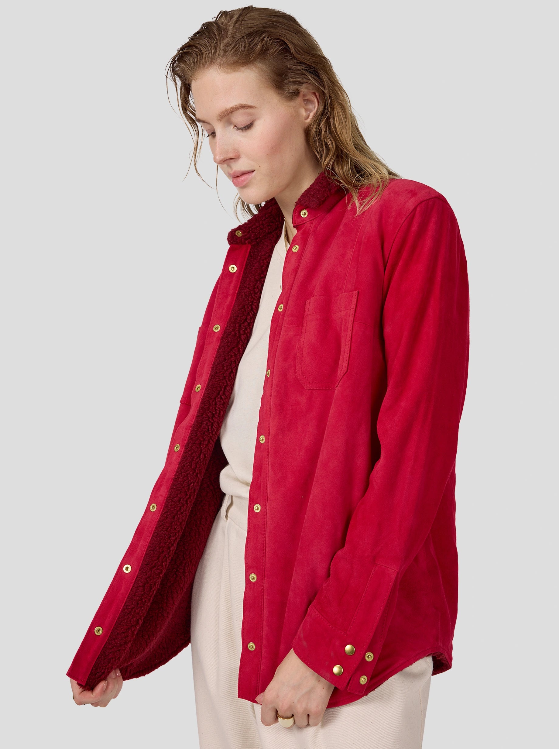 Sur-chemise Dori en daim fuchsia