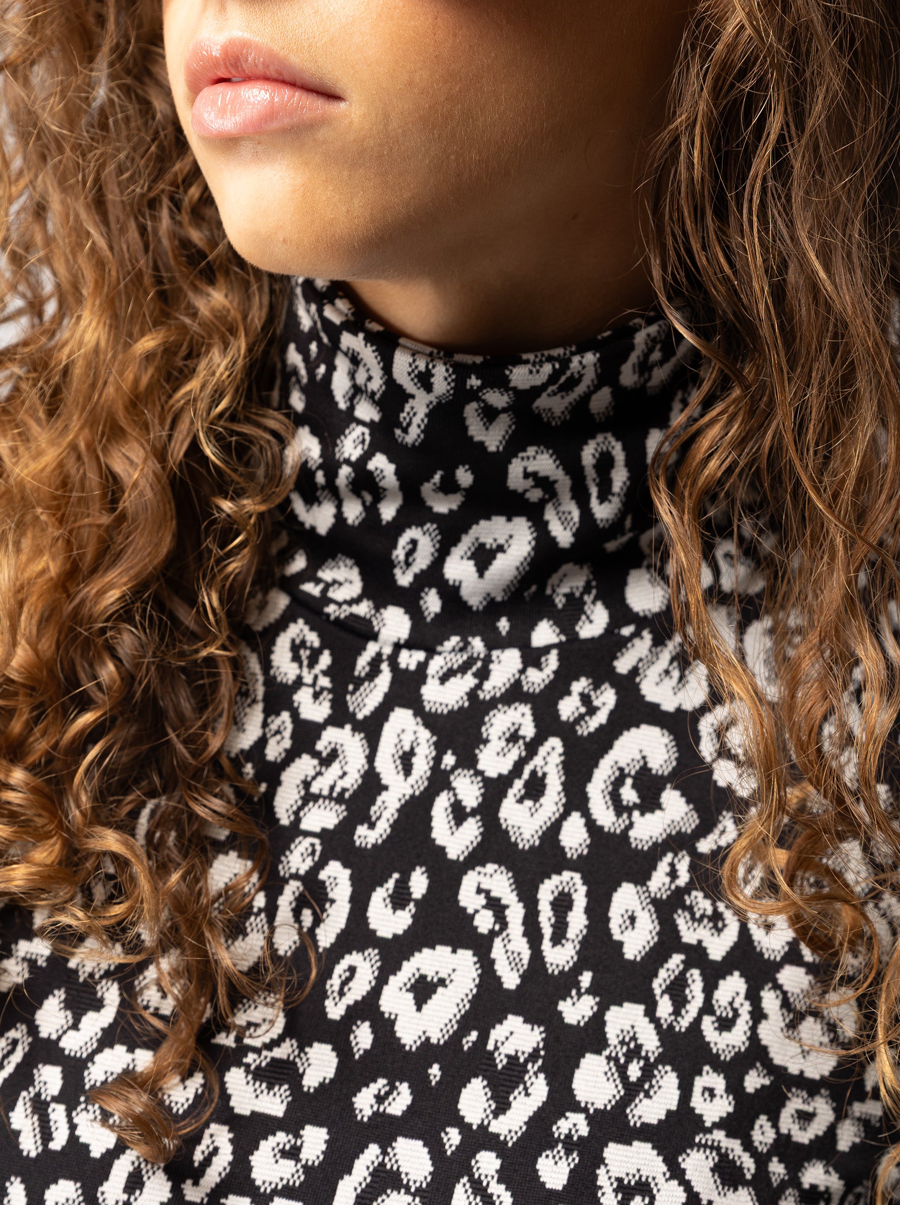 Sous-pull Socco en jersey Léopard noir et blanc