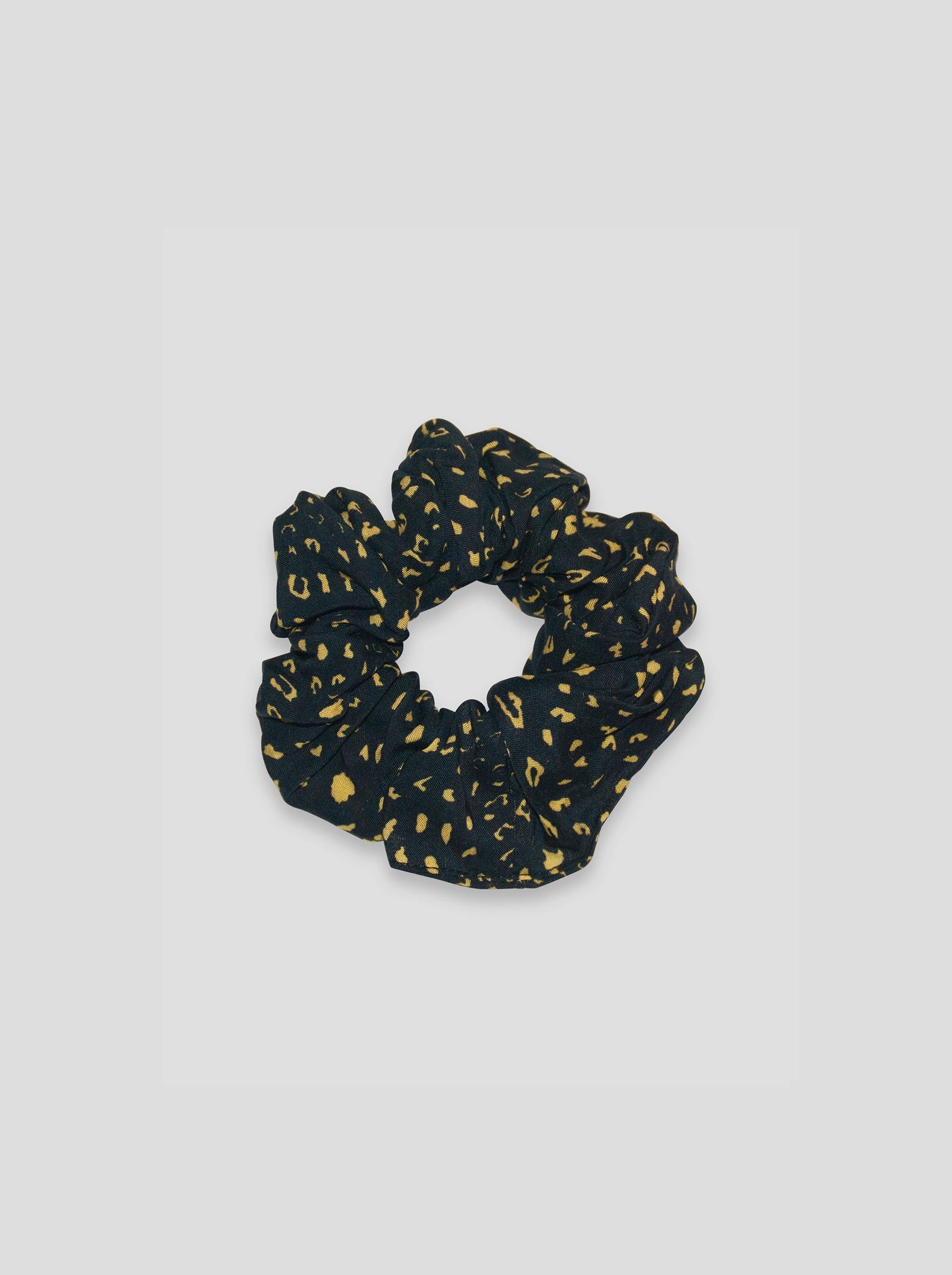 Scrunchie in Black Leopard