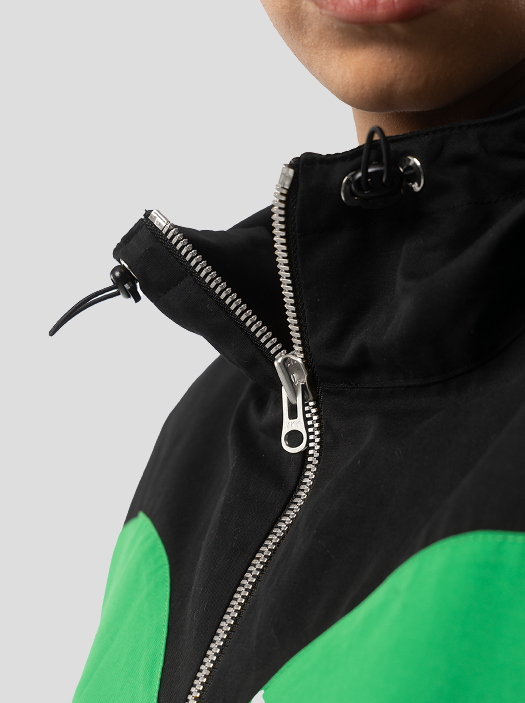 Tony Windbreaker in Stabilo Canvas in Black Green and Ecru