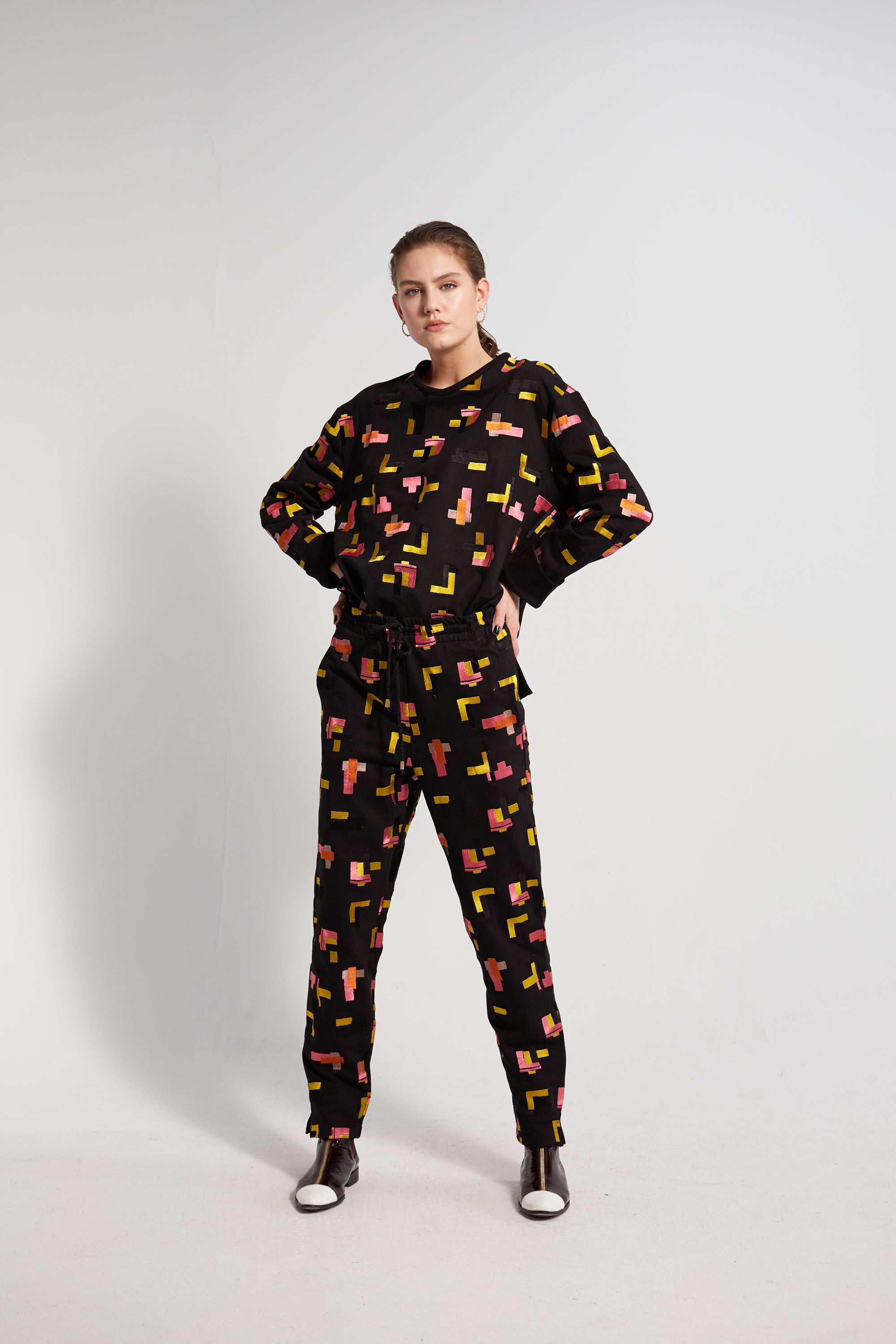 Pantalon Melchior en molleton brodé Tetris 