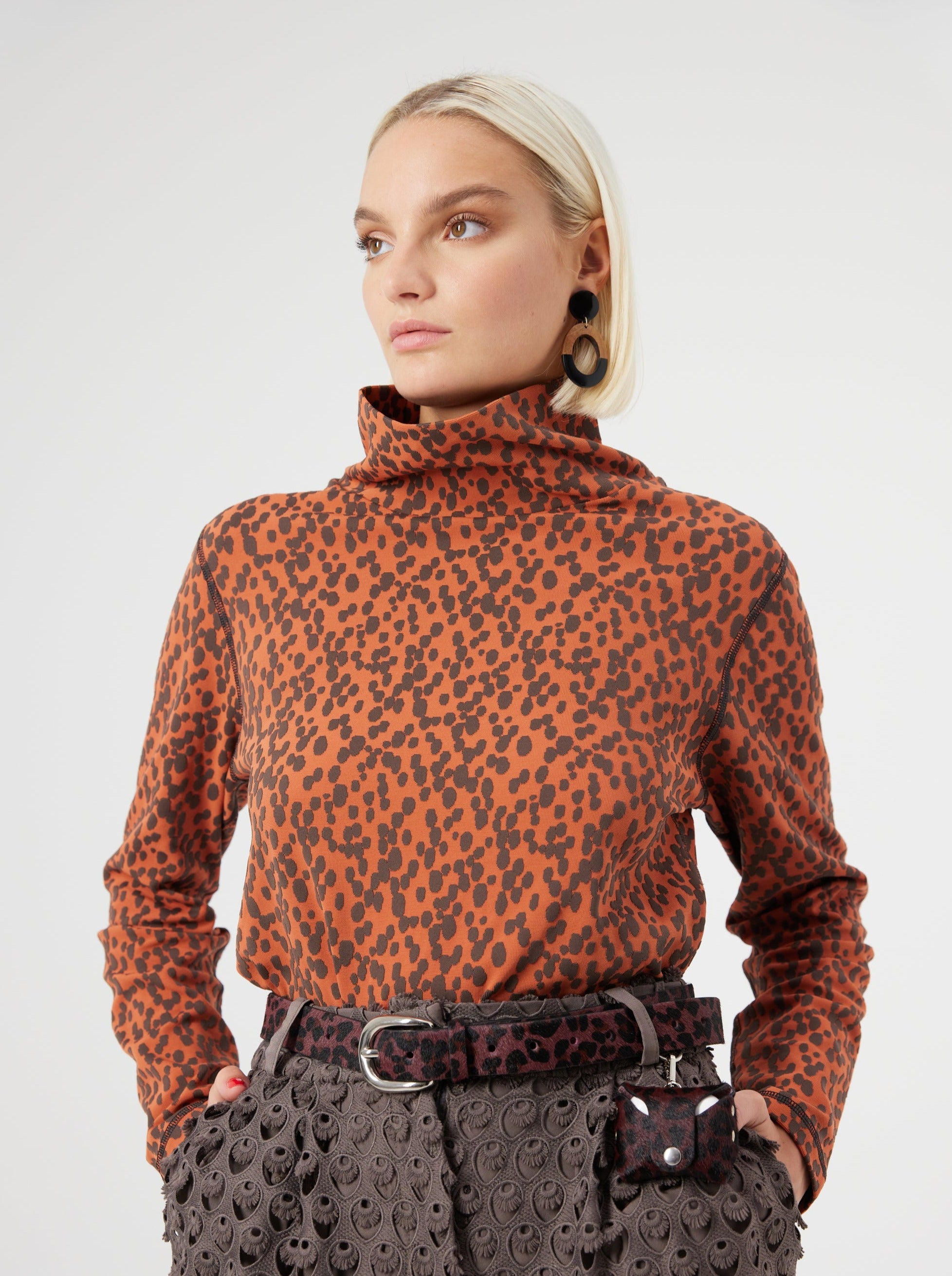 Turtleneck Slick en jersey léopard Brique