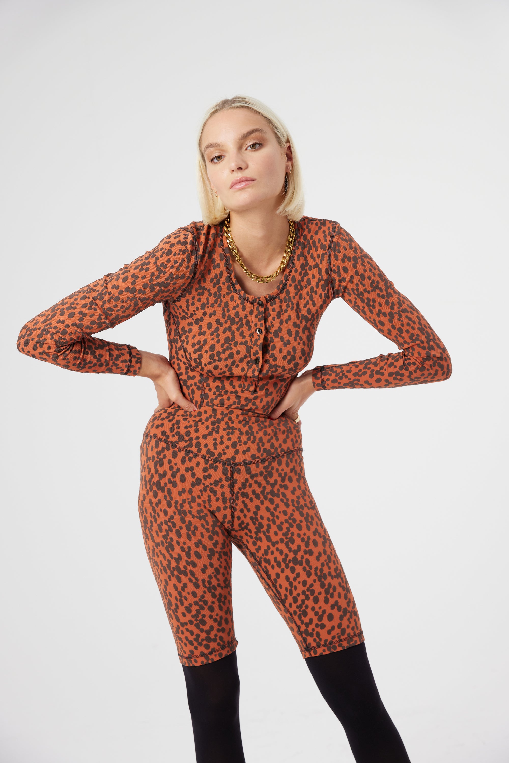 Biker Glue in Brick Leopard jersey | Heimstone