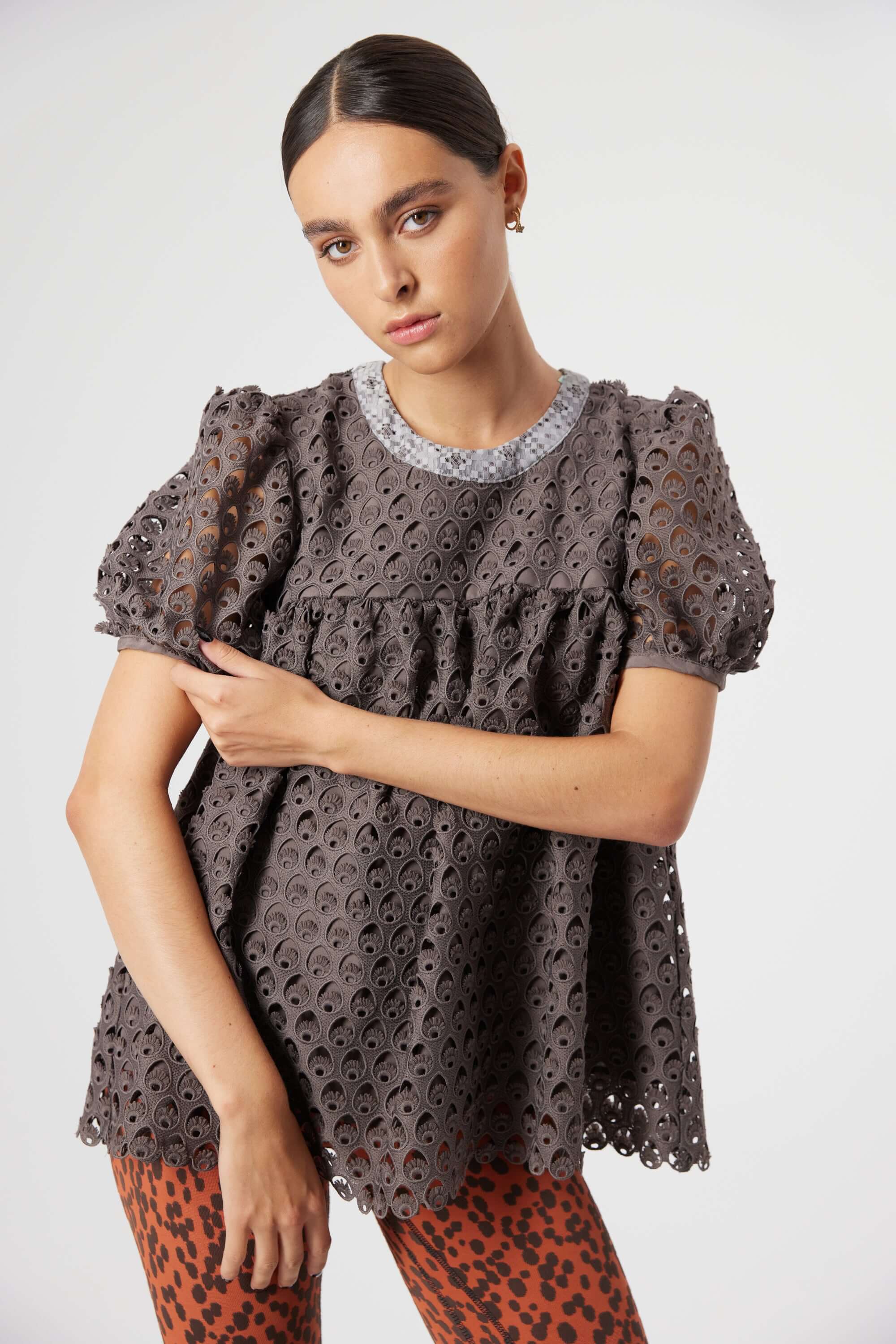 Gaya blouse in Charbon lace