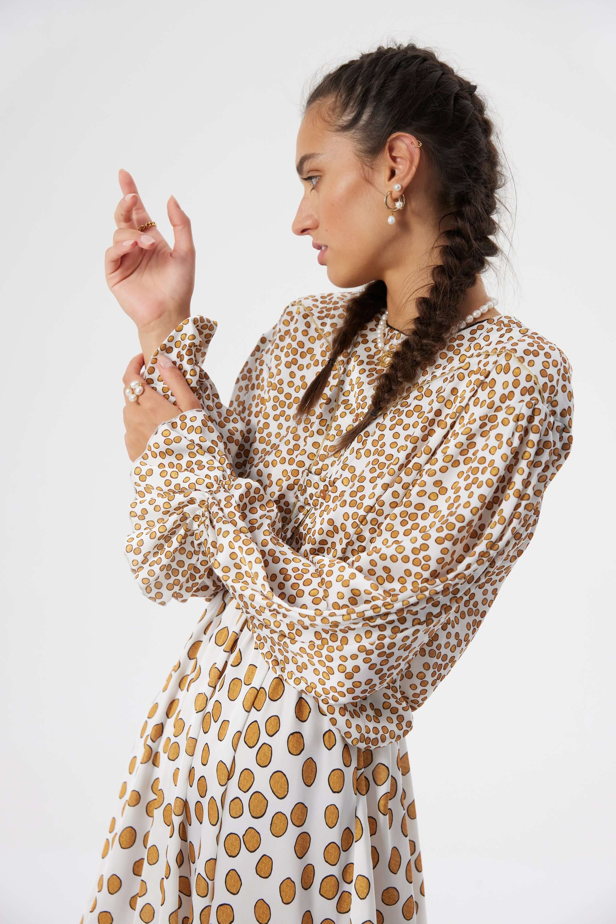 Trigalière dress in white Messy Dots | Heimstone