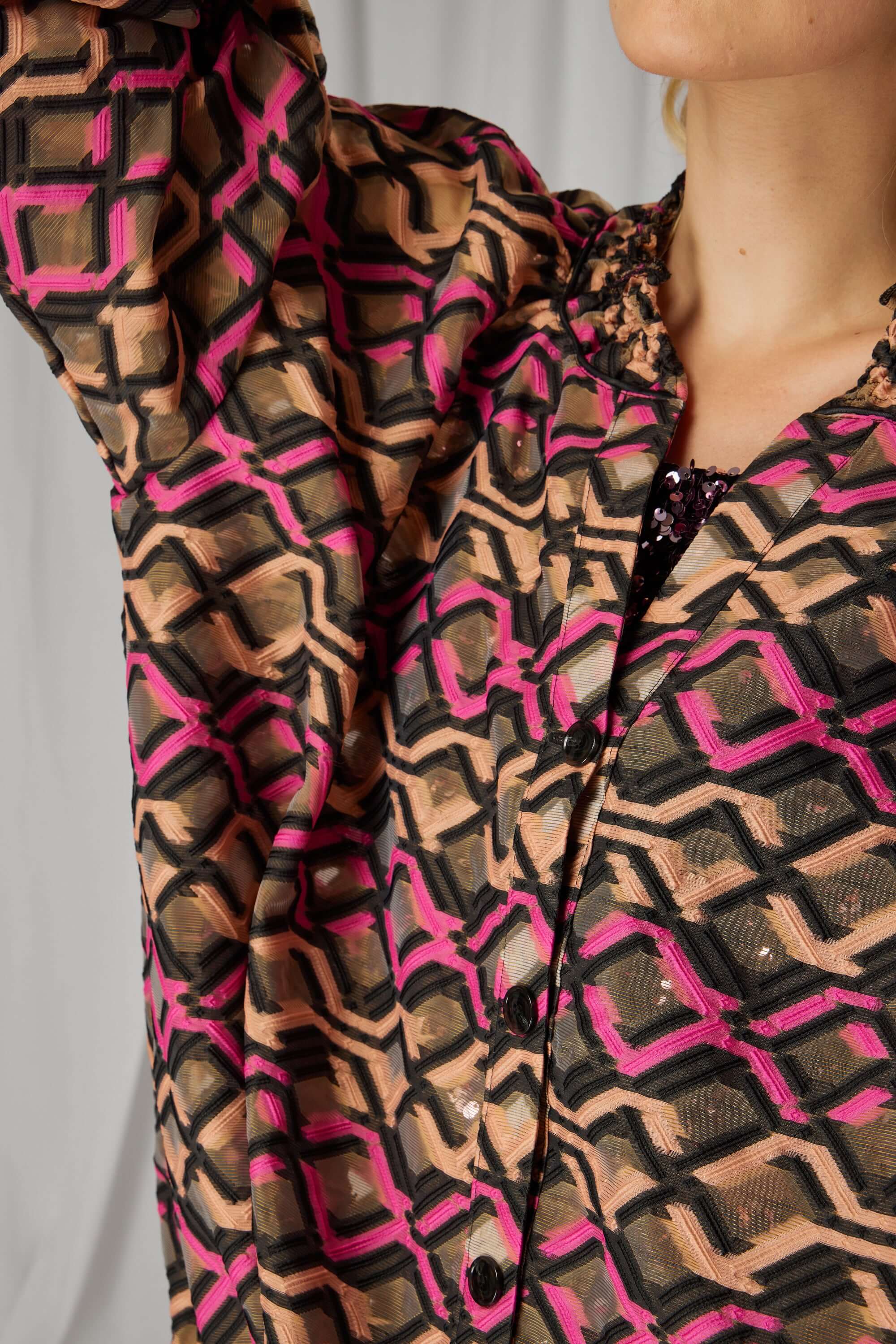 Owen shirt Organza embroidery Matrix