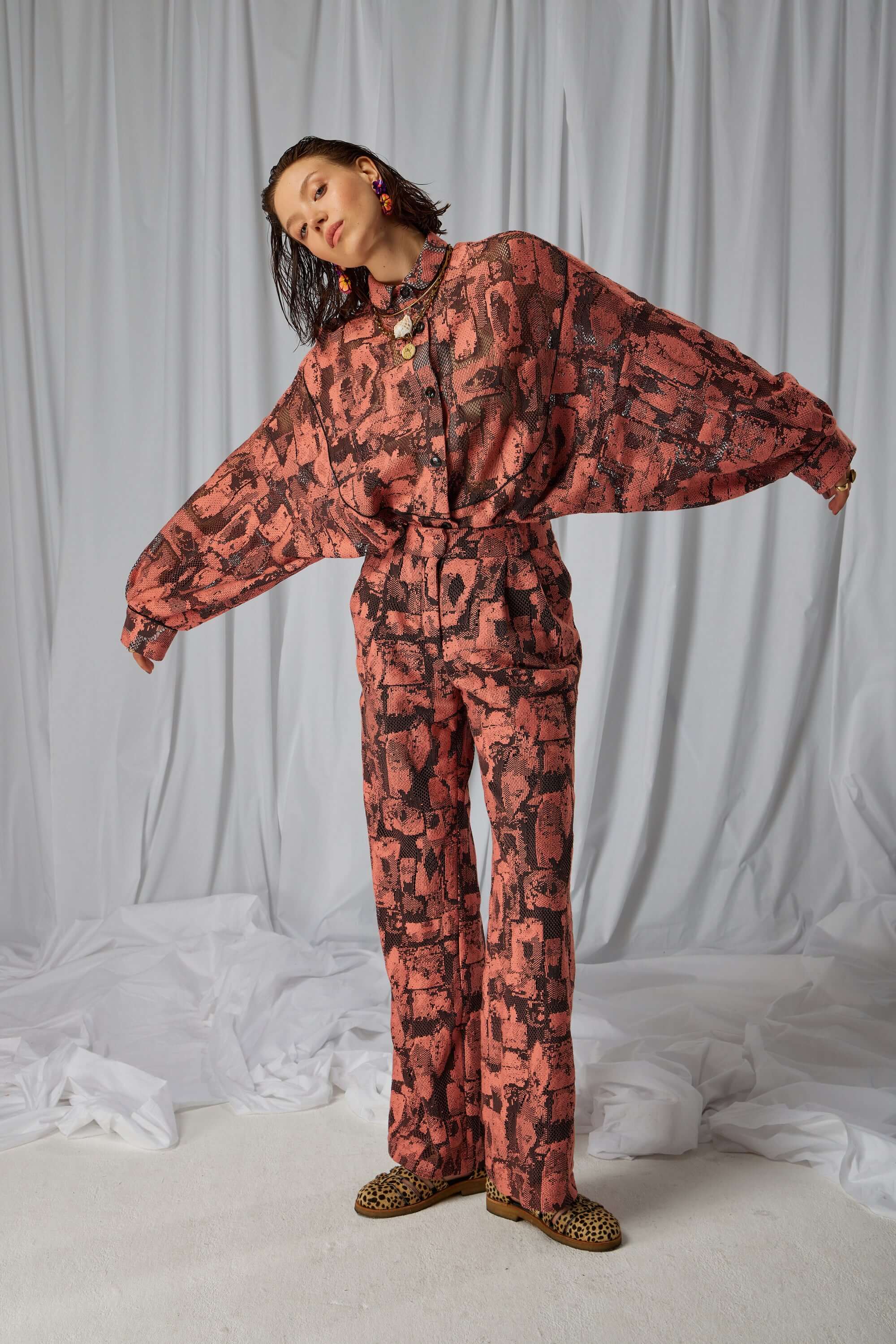 Moor pants in Brutalistic lace